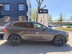 Volvo XC60 B5 D AWD Geartronic Momentum Pro   ACC