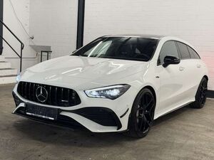 Mercedes-Benz CLA 35 AMG 4M Speedshift 8G-DCT