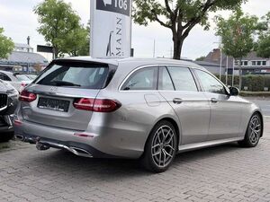 Mercedes-Benz E220 dT 9G-TRONIC AMG Line | RFK | AHK | LED