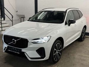 Volvo XC60 B4 B Plus Dark 2WD   LED   RFK   ACC