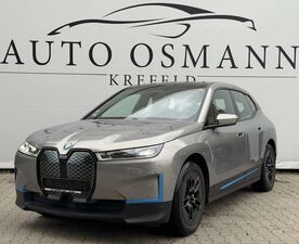 BMW iX xDrive 40 | MASSAGE | PANO | LASER | HUD