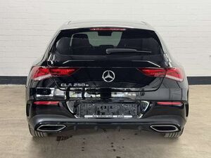 Mercedes-Benz CLA 250 e 8G-DCT AMG Line 360°