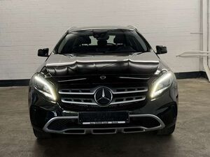 Mercedes-Benz GLA 180 7G-DCT Urban   DAB   NAVI   KLIMA