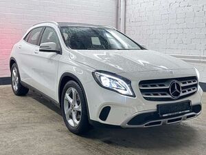 Mercedes-Benz GLA 250 7G-DCT Urban  LED   Panorama