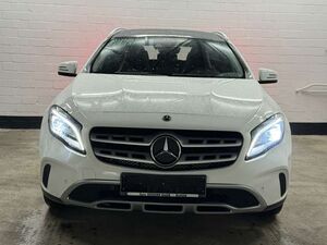 Mercedes-Benz GLA 250 7G-DCT Urban  LED   Panorama
