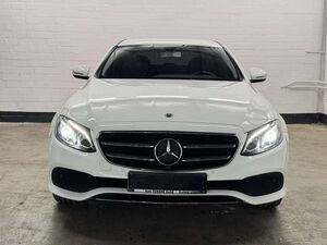 Mercedes-Benz E300 e 9G-TRONIC Avantgarde   CarPlay   RFK