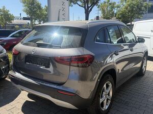 Mercedes-Benz GLA 180 d Style | Navi | LED | Kamera | SHZ