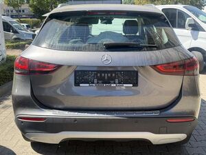 Mercedes-Benz GLA 180 d Style | Navi | LED | Kamera | SHZ