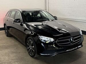 Mercedes-Benz E300 de 4Matic T 9G-TRONIC Avantgarde | AHK