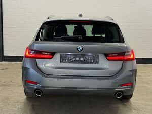 BMW 318 d Touring LCI Aut. | Hochglanz Shadow-Line