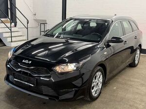 Kia Ceed / ceed SW 1.6 CRDi DCT7 Spirit   RFK   CarPlay