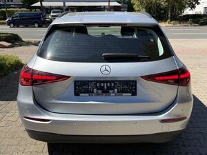 Mercedes-Benz C200 d T 9G-TRONIC RFK*LED*UPE: 57.191,65 ?