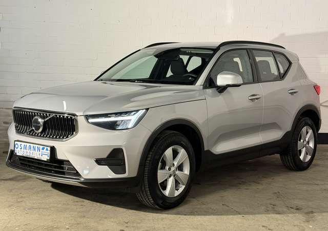 Volvo XC40 T2 Essential   Winter Paket   AHK   RFK