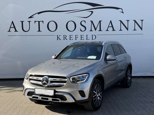 Mercedes-Benz GLC 300 de 4Matic Exclusive PANO RFK AHK DISTRON