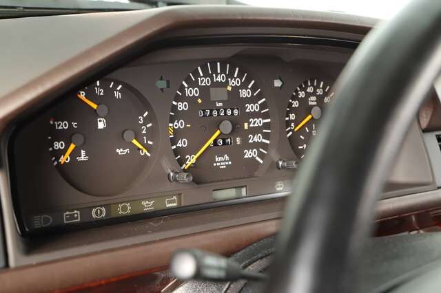 Mercedes-Benz 300 CE 24V Cabrio MB + 1.Hand Scheckheft MB MEGA AUSSTATTUNG