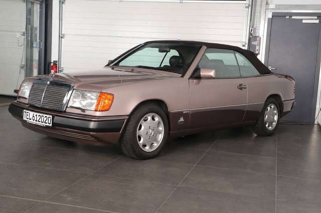 Mercedes-Benz 300 CE 24V Cabrio MB + 1.Hand Scheckheft MB MEGA AUSSTATTUNG