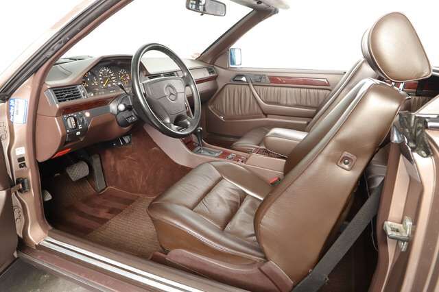 Mercedes-Benz 300 CE 24V Cabrio MB + 1.Hand Scheckheft MB MEGA AUSSTATTUNG