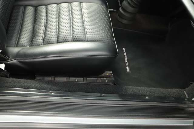 Porsche 911 Schiebedach Coupé 2,7L 1.Serie  UNFALLFREI