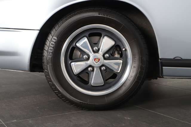 Porsche 911 Schiebedach Coupé 2,7L 1.Serie  UNFALLFREI