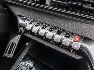 Peugeot 3008 Hybrid 225 Roadtrip 1.6 Plug-In EU6d Navi digitale