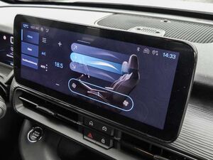 Jeep Avenger Longitude Electric LED Apple CarPlay Android Auto