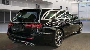 Mercedes-Benz E300 de AHK*Memory*Distro*Pano*BelüSitz*Mubeam