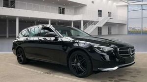 Mercedes-Benz E300 de AHK*360*Distro*LED*Navi*DAB*Luftfederun
