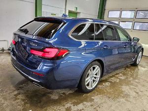 BMW 530 e Luxury Line Pano*HUD*Driving*Laser*AHK*360