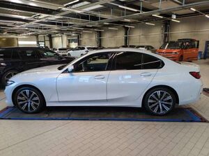 BMW 320 d xDrive STHZG*Sdach*HiFi*360*Leder*Innovati