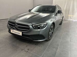 Mercedes-Benz E300 e AHK*Distro*Panorama*Night*