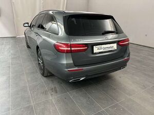 Mercedes-Benz E300 e AHK*Distro*Panorama*Night*