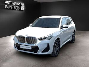 BMW iX1 30 xDrive M Sport LED*Navi+*Alcant*SOH 99,1%