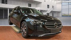 Mercedes-Benz E300 e AHK*360*Night*HUD*Distro*LED*Leder*DAB