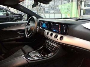 Mercedes-Benz E300 de ALLRAD AHK*SDACH*Kamera*LED*Navi*DAB