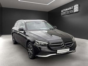 Mercedes-Benz E300 de ALLRAD Pano*Burmest*Distro*belüSitz*HUD