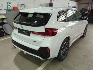 BMW iX1 30 xDrive M Sport LED*Navi+*Alcantara*18*DAB