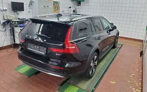 Volvo V60 Cross Country Plus AWD AHK*Kamera*VollLeder*