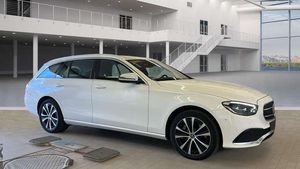 Mercedes-Benz E300 de ALLRAD AHK*360*Distro*VollLeder*Memory