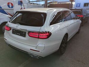 Mercedes-Benz E300 de AVANTGARDE LED*AHK*Navi*Kamera*DAB*18