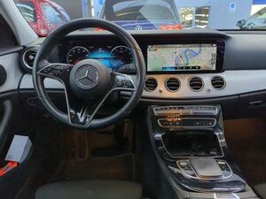 Mercedes-Benz E300 de AVANTGARDE LED*AHK*Navi*Kamera*DAB*18