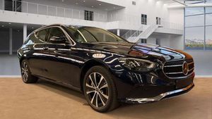 Mercedes-Benz E300 de ALLRAD Massag+belüft*Mubeam*Distro*Pano