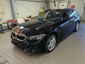 BMW 330 e Advantage AHK*LiveCP*LED*Navi+*DAB*Spur