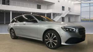 Mercedes-Benz E300 de ALLRAD HUD*AHK*Distro*LED*360*Servoschl