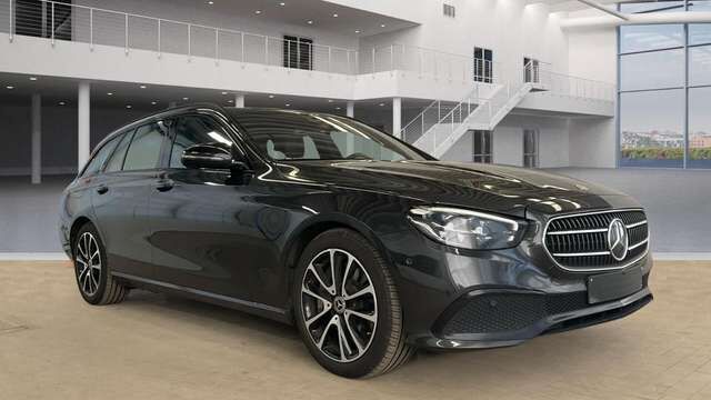 Mercedes-Benz E400 d ALLRAD Sdach*AHK*STHZG*Burmest*Distro*LE