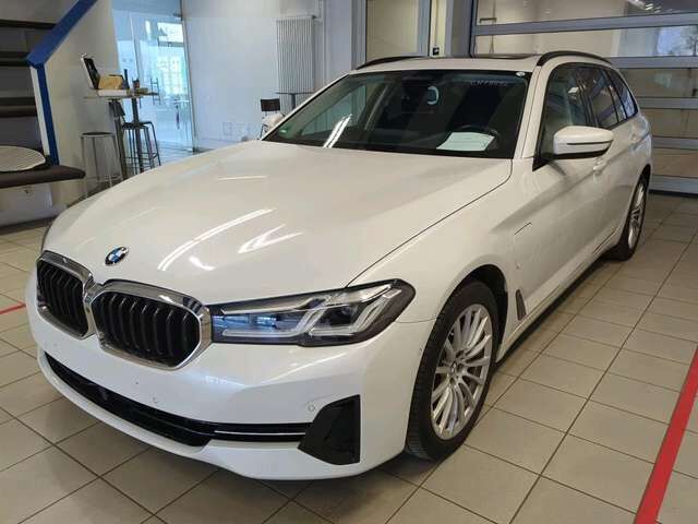 BMW 530 e xDrive Pano*HUD*Sound*Memory*AHK*DriveProf
