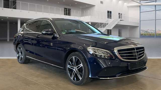 Mercedes-Benz C300 de Exclusive Virtual*Distro*360*LED*Leder