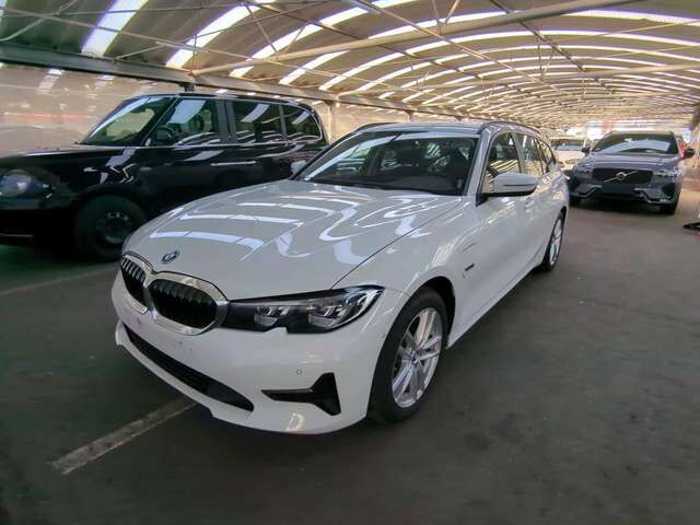 BMW 320 e xDrive Advantage AHK*Kamera*LED*LiveCP*DAB