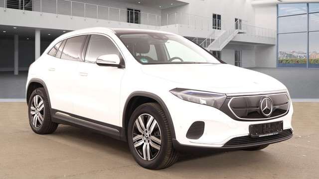 Mercedes-Benz EQA 300 Allrad MBUXDistro*Pano*Kamera*LED*SOH97%