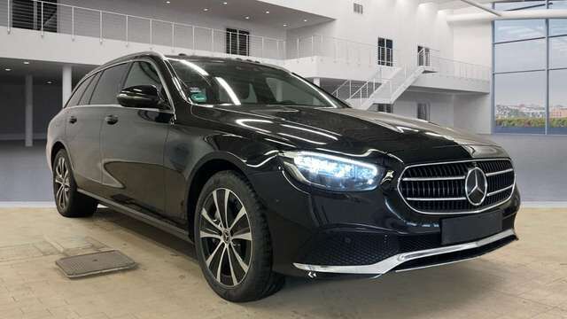 Mercedes-Benz E300 de ALLRAD Distro*360*Sdach*elesitz*2zonen*