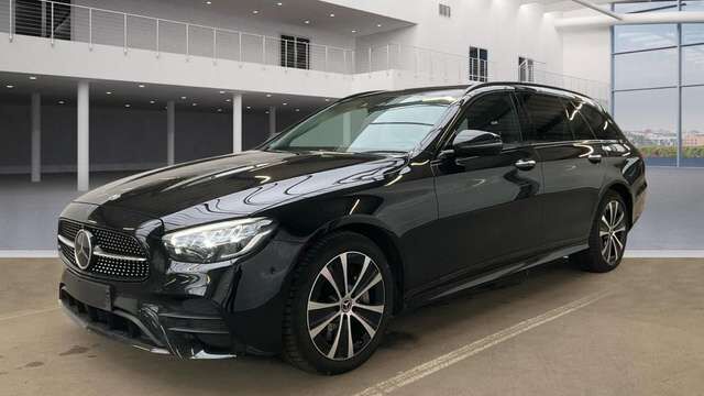 Mercedes-Benz E300 de AMG 360*AHK*HUD*Massag*Memory*Distro